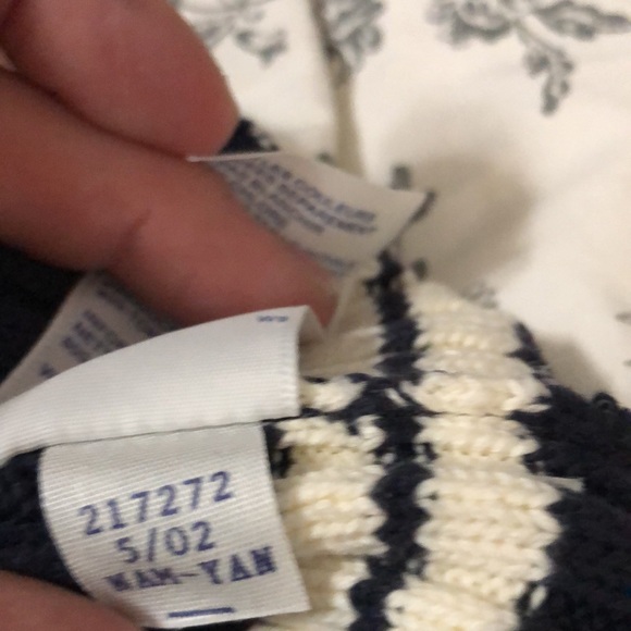 Vintage Tommy Hilfiger sweater, NWOT (never worn), size Large. - Picture 5 of 5